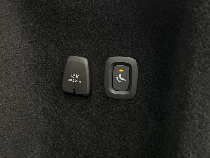 Volvo V60 B4 INSCRIPTION AUT 1.maj.