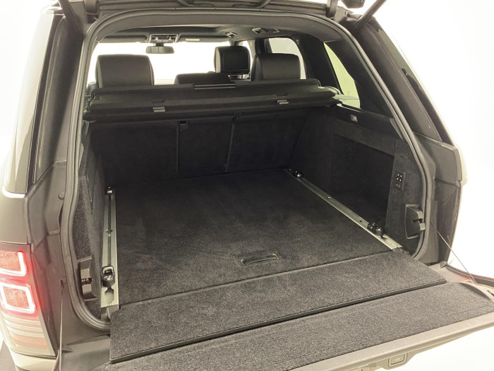 Land Rover Range Rover 4.4 SDV8 VOGUE AWD REZERVACE