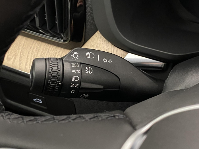 Volvo XC60 B5 AWD AUT DARK PLUS