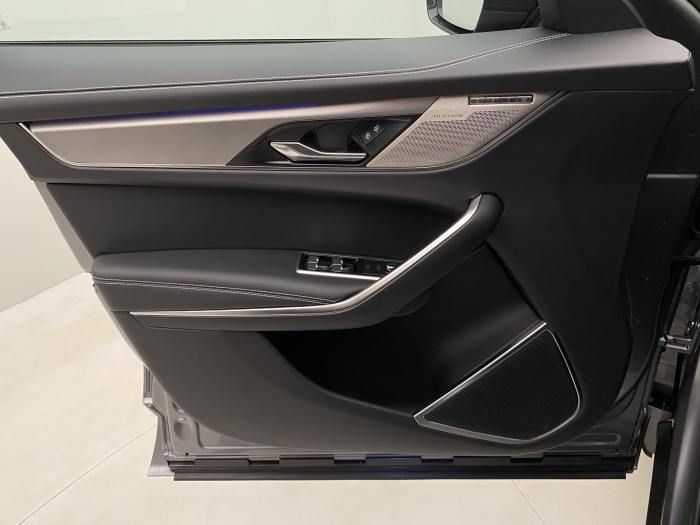 Jaguar F-Pace D300 R-DYNAMIC SE REZERVACE 3.0 d Dynamic SE