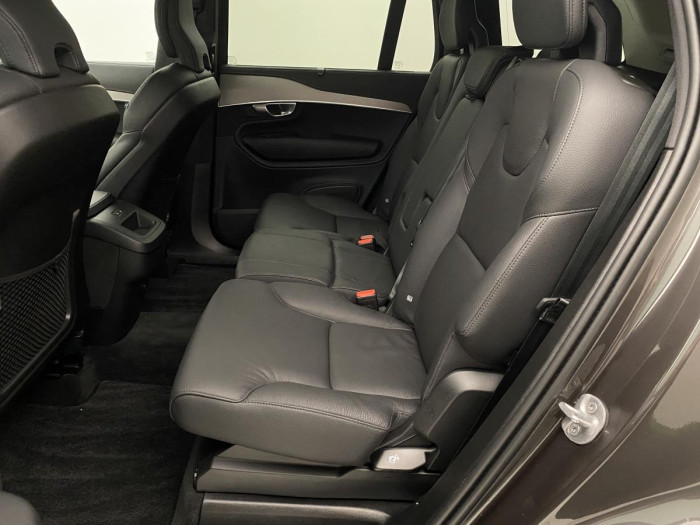 Volvo XC90 B5 AWD R-DESIGN AUT REZERVACE