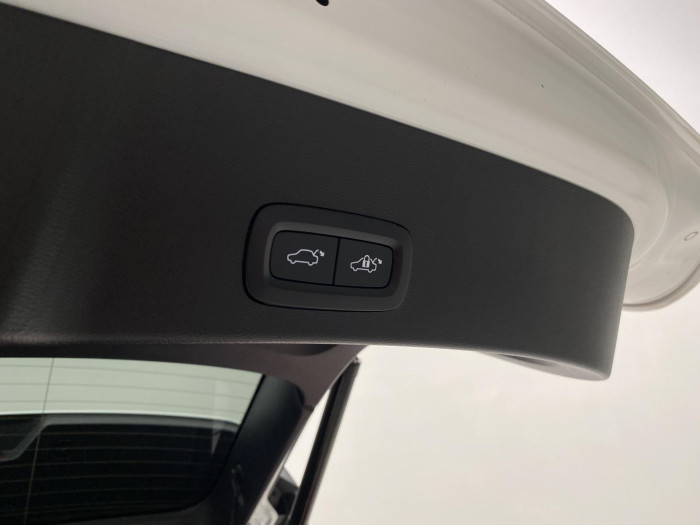 Volvo XC40 B4 AWD DARK ULTRA AUT CZ