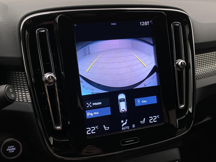 Volvo XC40 T3 R-DESIGN AUT 1.maj.