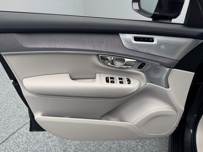 Volvo XC90 B5 AWD AUT BRIGHT ULTRA 7 míst