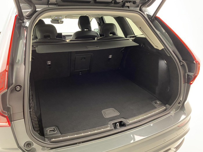 Volvo XC60 B5 AWD AUT DARK PLUS