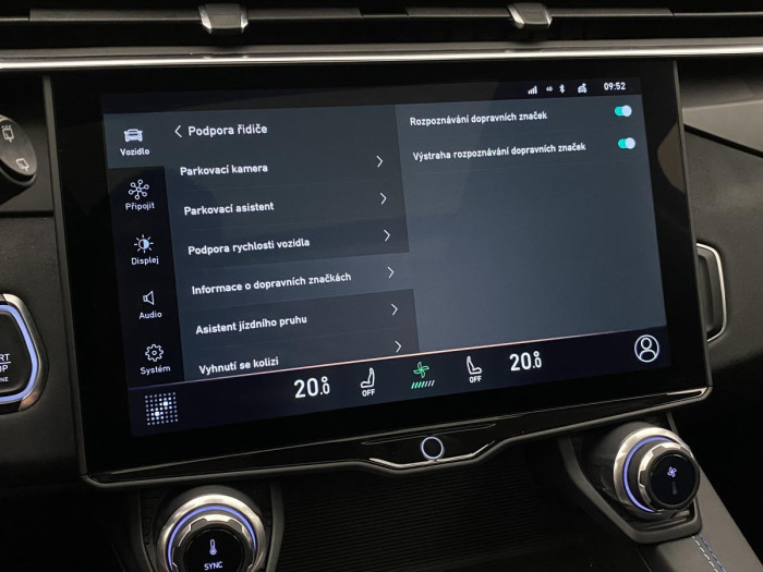 Lynk & Co 01 PHEV DCT AUT REZERVACE