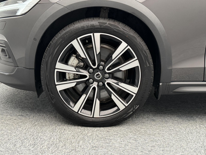 Volvo V60 CC B5 AWD PLUS REZERVACE