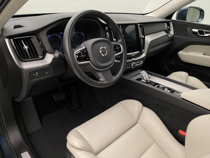 Volvo XC60 B4 AWD INSCRIPTION AUT