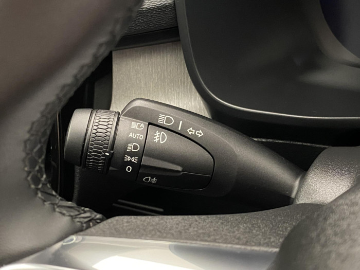 Volvo XC40 B4 AWD DARK ULTRA AUT CZ