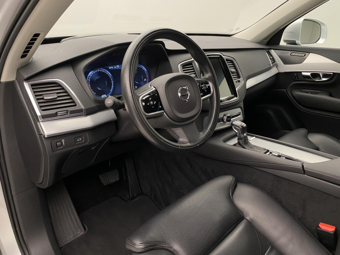 Volvo XC90 D5 AWD MOMENTUM AUT 7míst 2.0 d Momentum