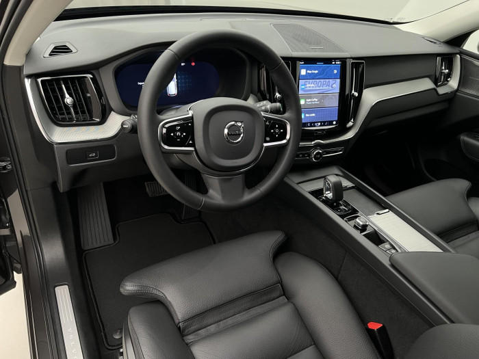 Volvo XC60 B4 AWD PLUS DARK AUT 1.maj.