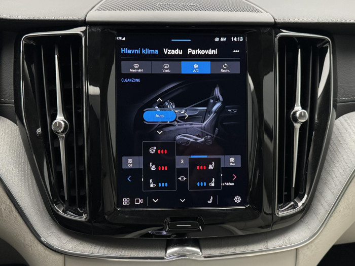 Volvo XC60 B5 AWD DARK ULTRA CZ 1.maj