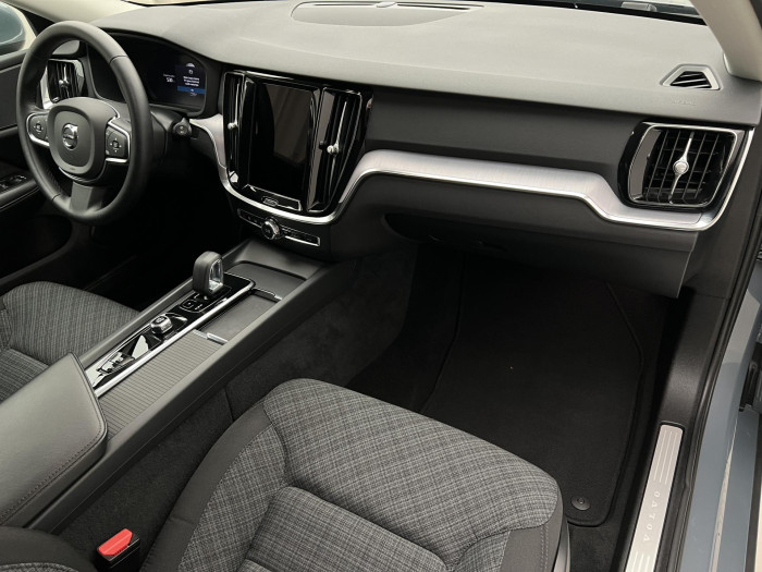 Volvo V60 B3 CORE AUT 1.maj.