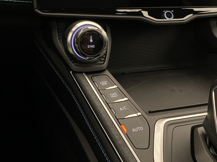 Lynk & Co 01 PHEV DCT AUT 1.maj