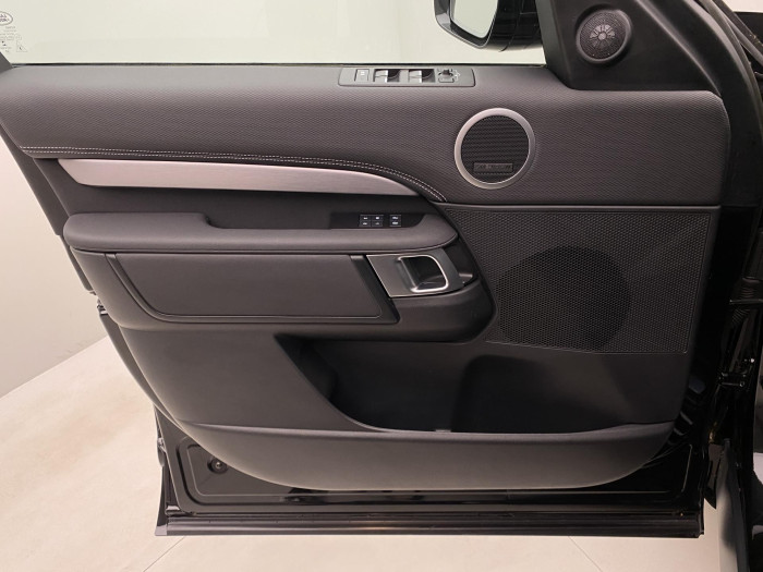 Land Rover Discovery D250 AWD R-DYNAMIC REZERVACE 3.0 d Dynamic