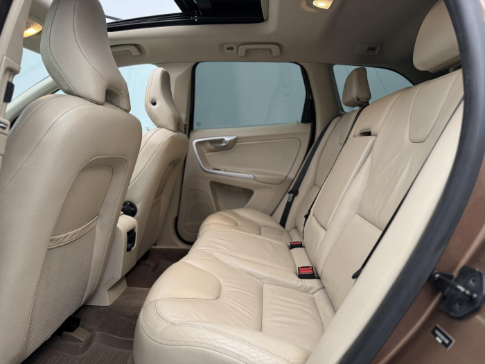 Volvo XC60 3.2 AWD MOMENTUM AUT 3.2 Momentum