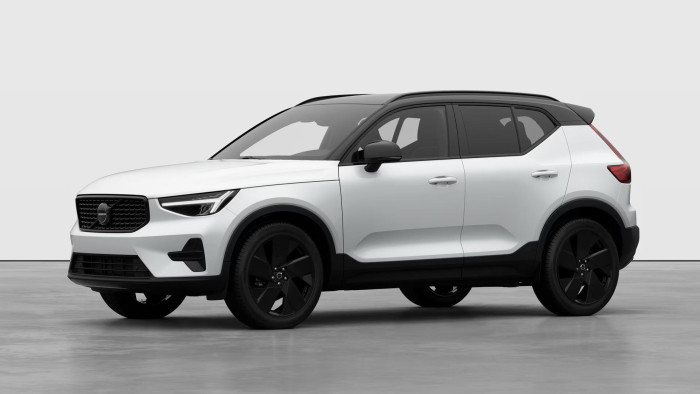 Volvo XC40 B3 AUT PLUS BLACK EDITION
