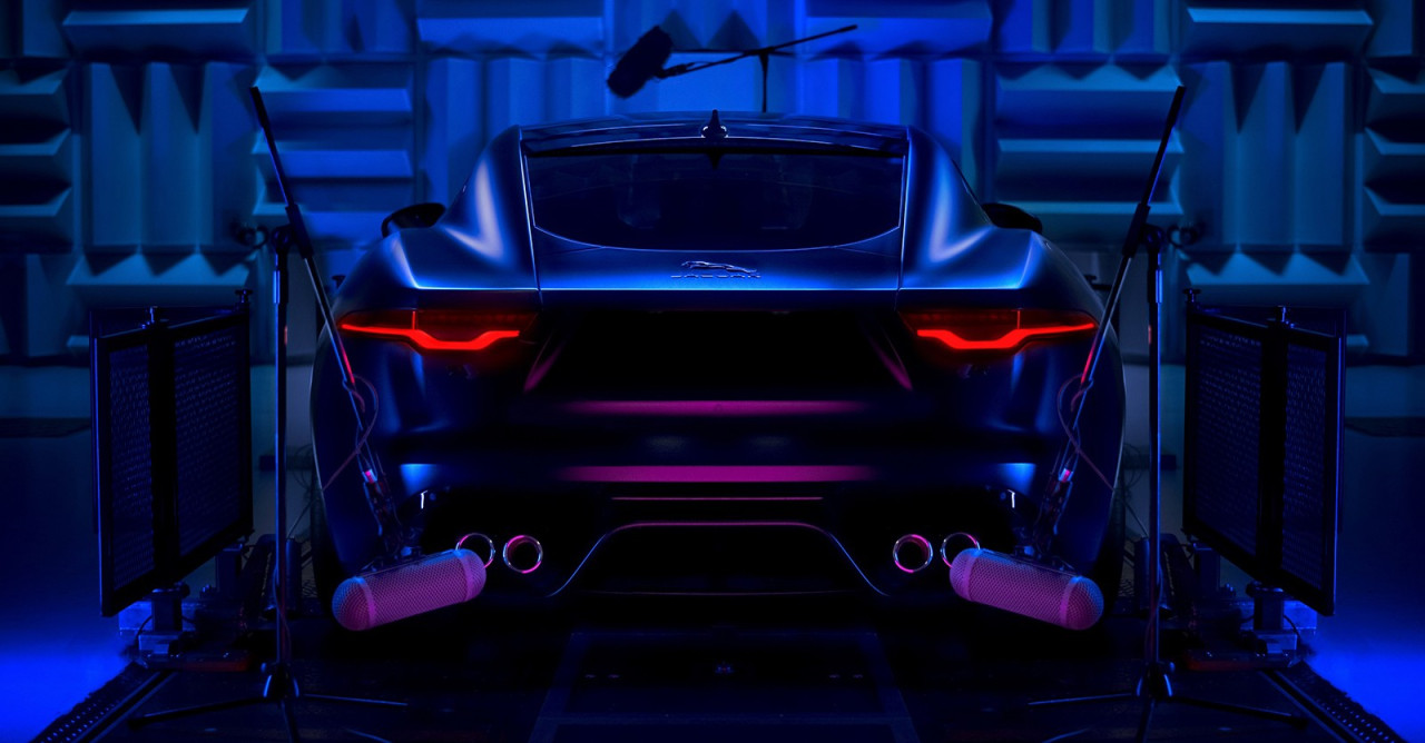 Nezaměnitelný zvuk Jaguaru F-Type se uchová v Britské knihovně