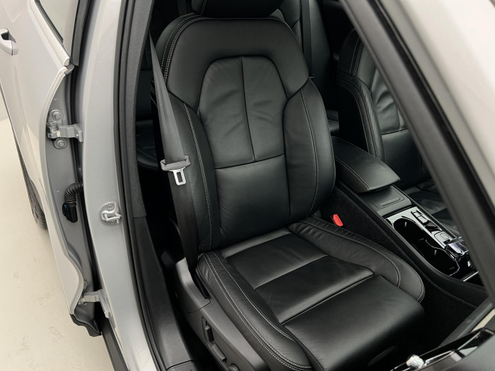 Volvo XC40 B4 PLUS BRIGHT AUT CZ