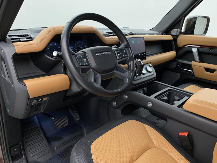 Land Rover Defender 130 D300 HSE AWD AUT CZ 3.0 d