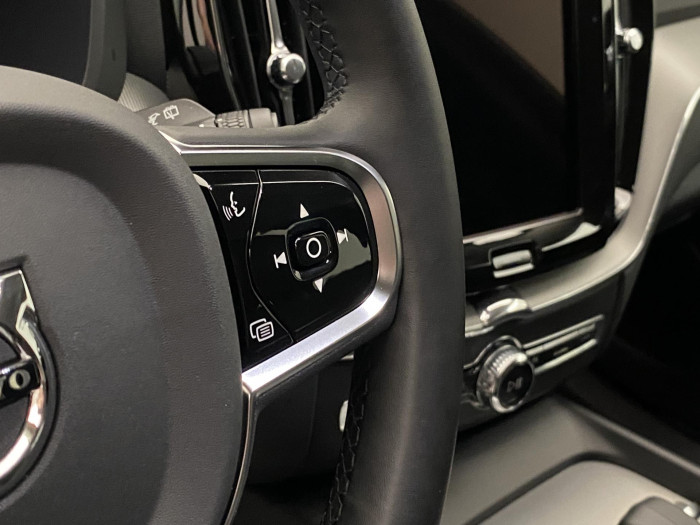 Volvo XC60 B4 AWD PLUS DARK AUT CZ