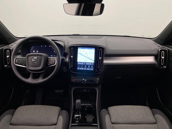 Volvo XC40 B3 DARK PLUS AUT CZ