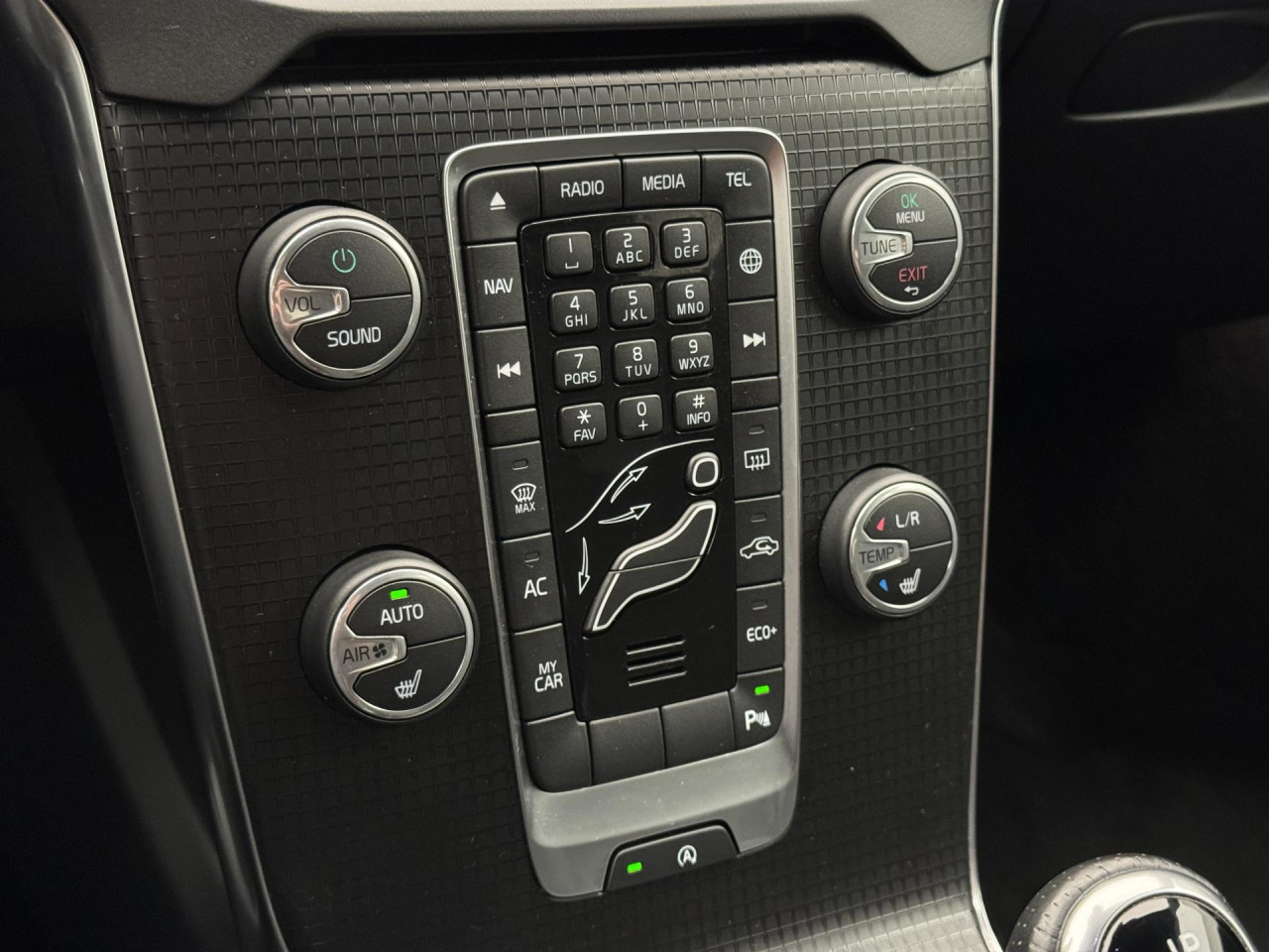 Volvo V40 T3 R-DESIGN AUT