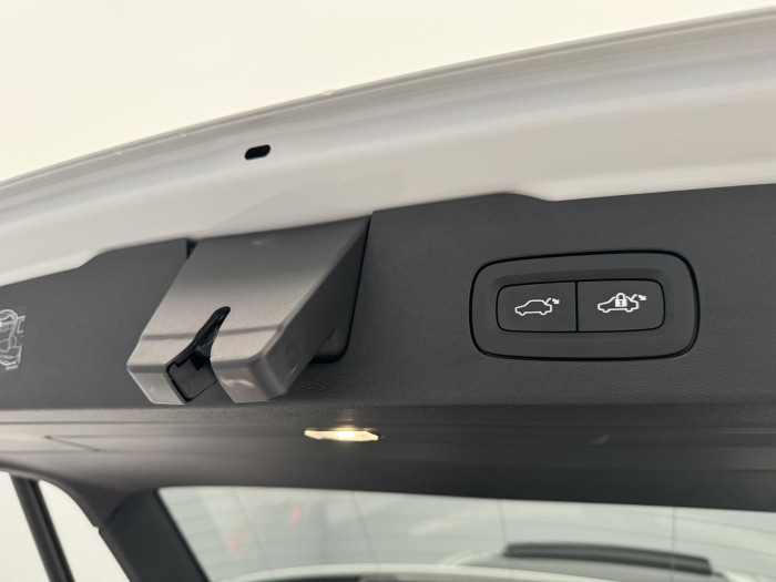 Volvo V60 CC B5 AWD ULTIMATE REZERVACE 2.0 CC CC