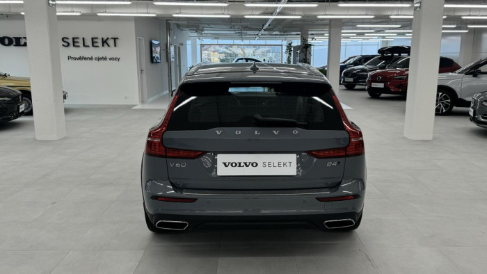 Volvo V60 CROSS COUNTRY B4 REZERVACE