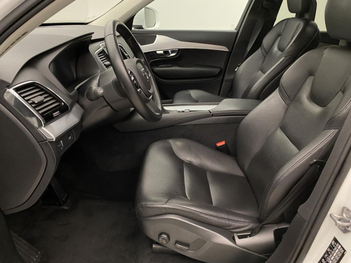Volvo XC90 D5 AWD MOMENTUM REZERVACE 2.0 d Momentum