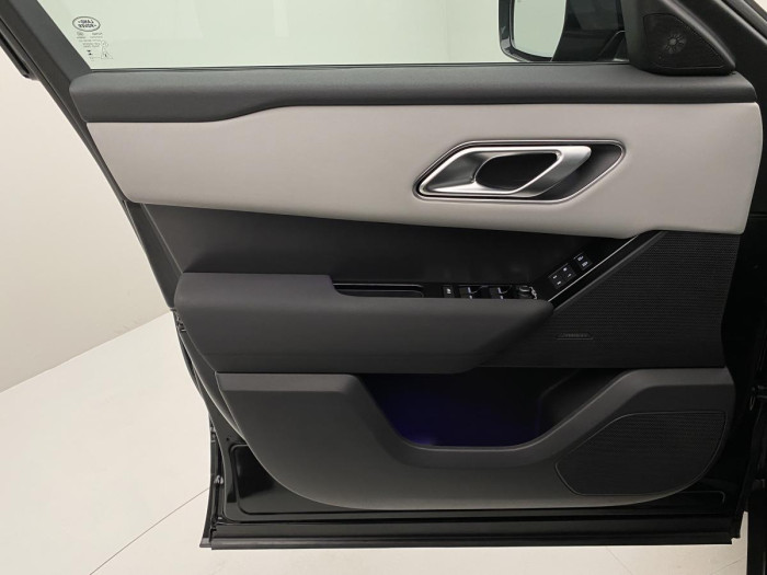 Land Rover Range Rover Velar D300 SE AUT AWD REZERVACE 3.0 d SE