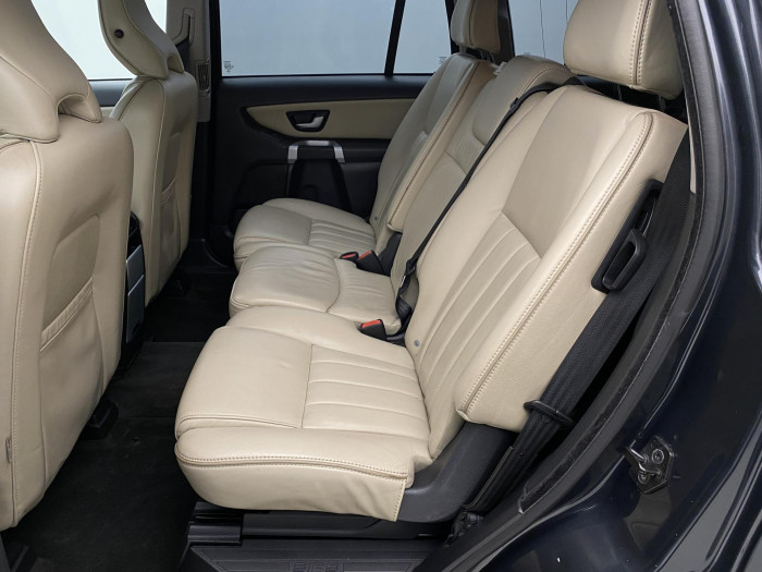 Volvo XC90 2.4 D5 AWD SUMMUM AUT 7 míst 2.4 d Summum