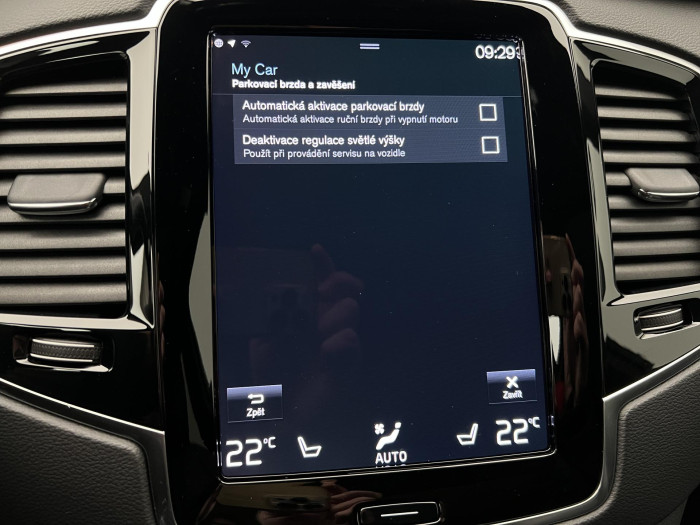 Volvo XC90 B5 AWD R-DESIGN 7MÍSTNÁ AUT