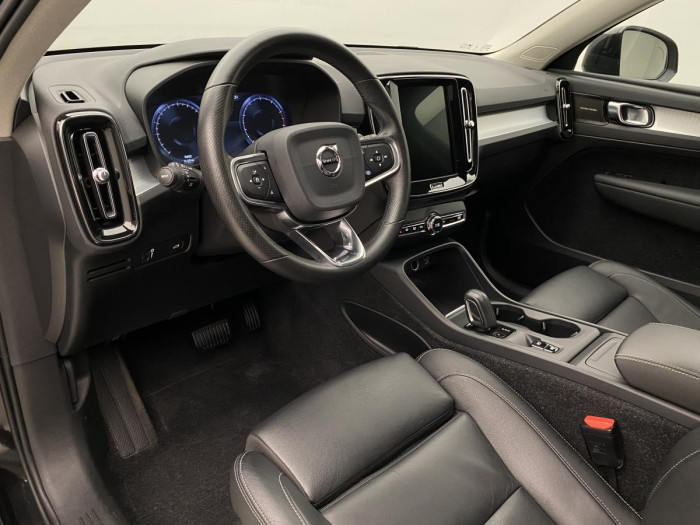 Volvo XC40 T5 AWD MOMENTUM REZERVACE 2.0 Momentum
