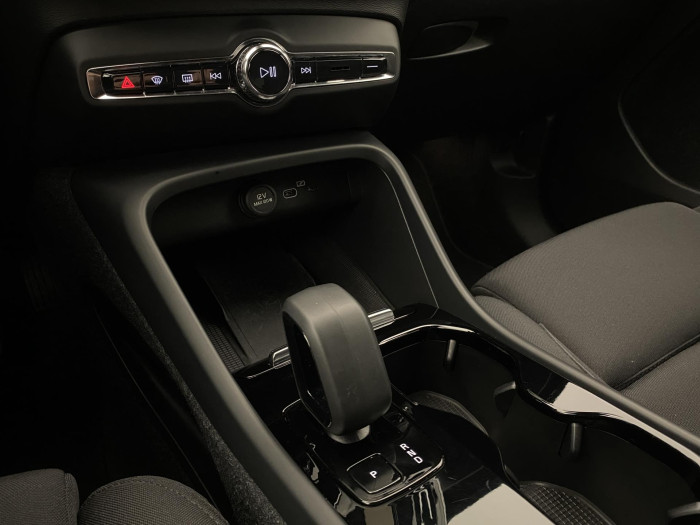 Volvo XC40 CORE SINGLE MOTOR RECHARGE