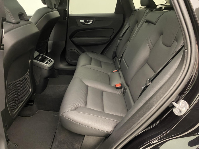 Volvo XC60 B4 AWD R-DESIGN AUT CZ