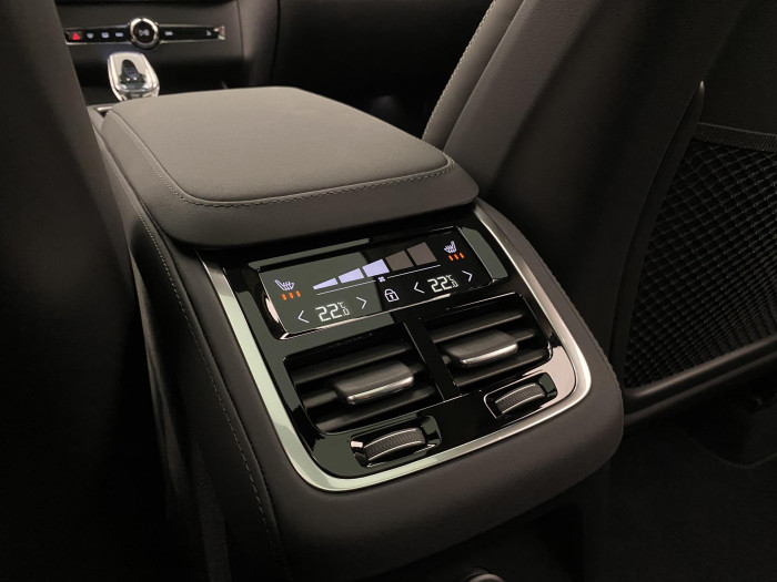 Volvo XC90 T8 AWD RECHARGE DARK PLUS 7m