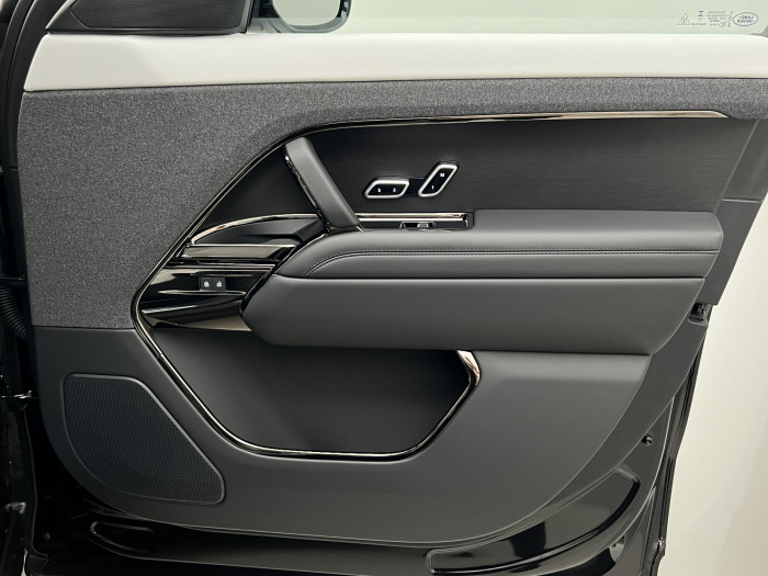 Land Rover Range Rover Sport D300 DYNAMIC SE AWD Aut 3.0 d Dynamic SE