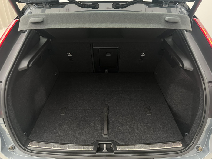 Volvo C40 RECHARGE TWIN MOTOR 1.maj.