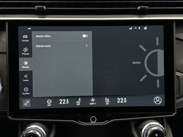 Lynk & Co 01 PHEV DCT AUT 1.maj