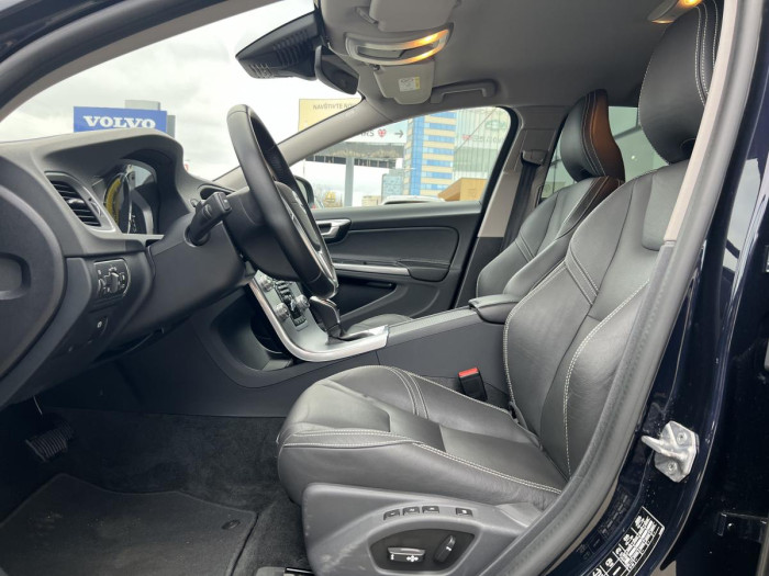Volvo V60 D2 SUMMUM Aut 1.maj. 2.0 d Summum