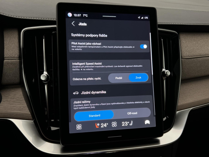 Volvo XC90 B5 AWD ULTRA BRIGHT 7MÍST CZ