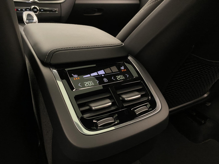 Volvo XC60 B5 AWD ULTIMATE BLACK EDITION 2.0 Edition
