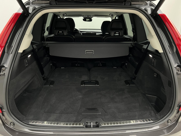 Volvo XC90 B5 AWD CORE 7MÍSTNÁ AUT  CZ