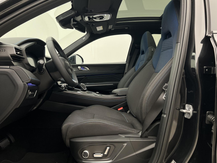 Lynk & Co 01 PHEV DCT AUT 1.maj.