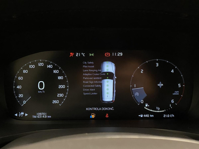 Volvo V60 D3 MOMENTUM NAVIGACE REZERVACE 2.0 d Momentum