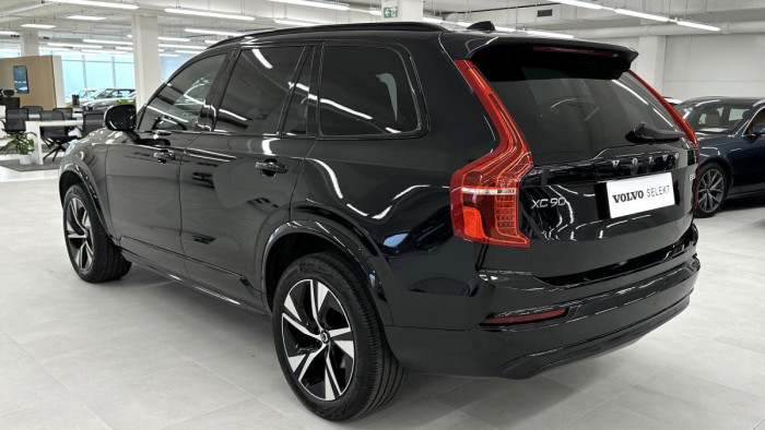 Volvo XC90 B5 AWD R-DESIGN AUT REZERVACE