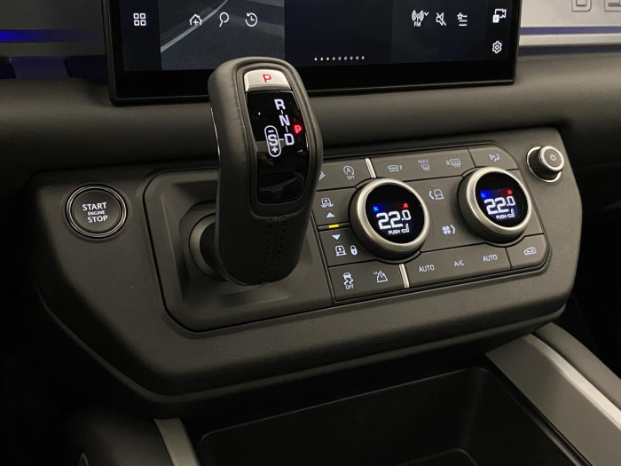 Land Rover Defender 110 D300 SEDONA REZERVACE 3.0 d