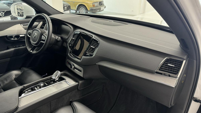 Volvo XC90 B5 AWD INSCRIPTION REZERVACE