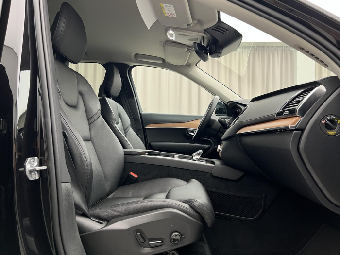 Volvo XC90 B5 AWD INSCRIPTION 7MÍSTNÁ AUT